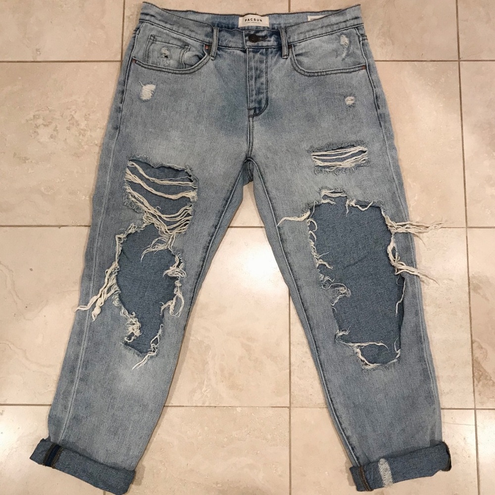 Pacsun- Distressed Boyfriend Jean